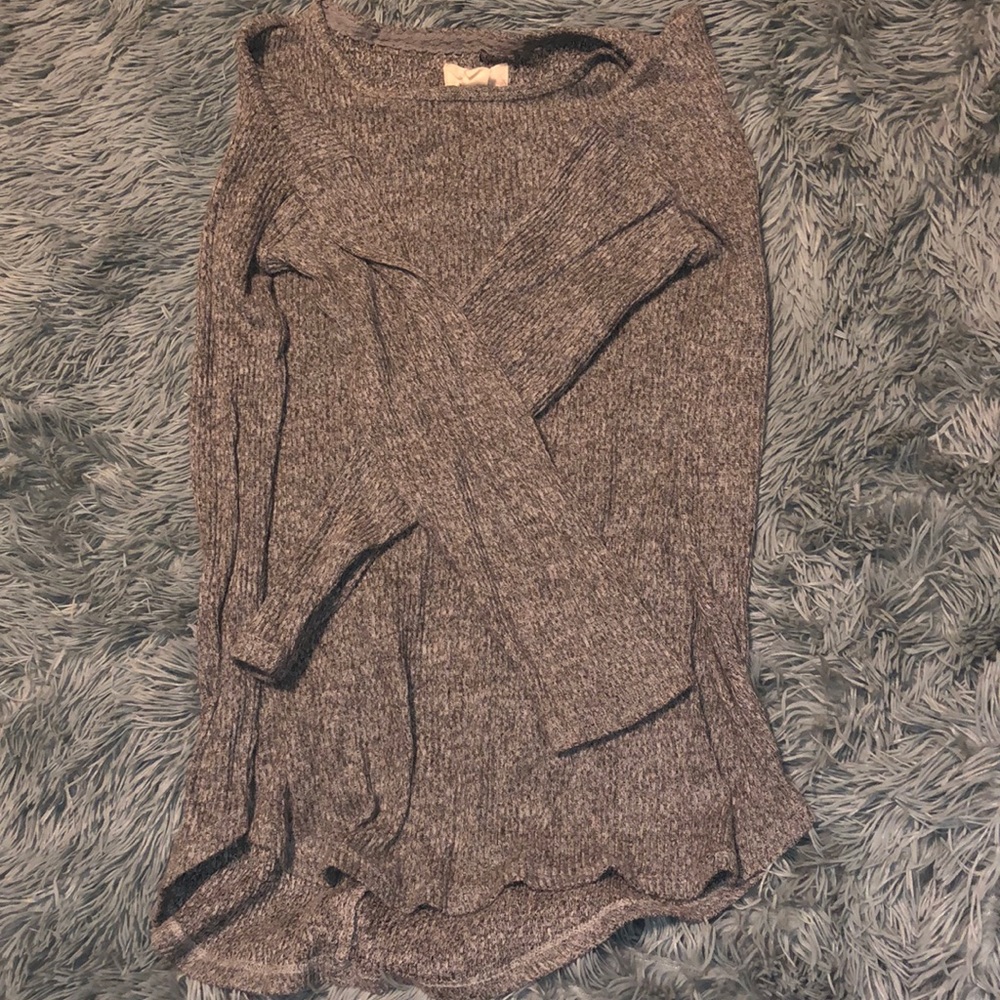 Grey sweatshirt